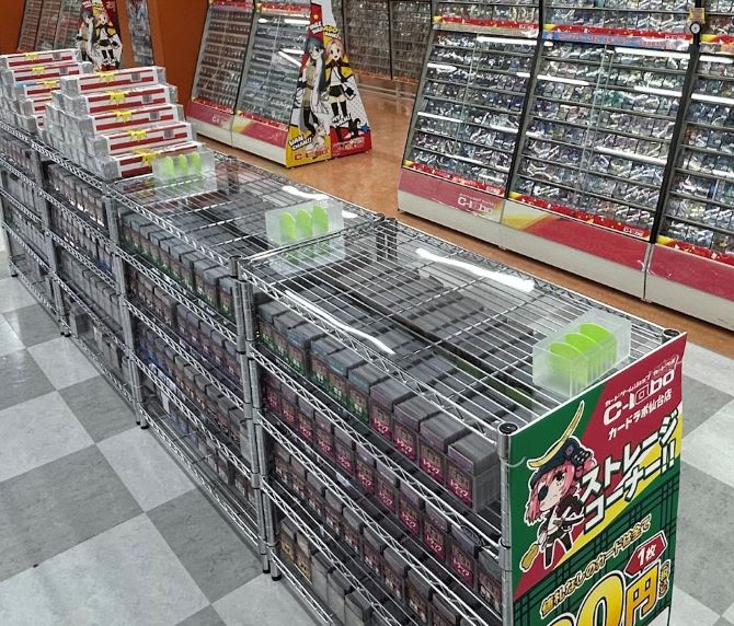 安価コーナーには大量の優良カードが合計5万枚以上!!