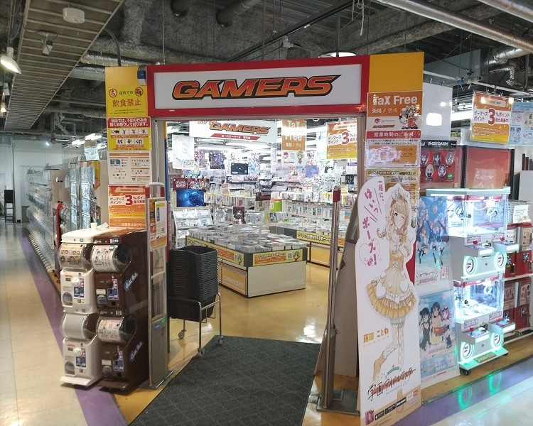 7階 namco博多バスターミナル店の奥に進んで頂くとカードゲーマーズ博多店がございます